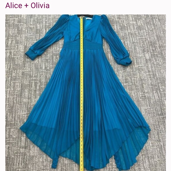 NWOT Alice + Olivia Blue Long Sleeve Pleated Dress - Picture 14 of 16